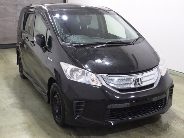 HONDA FREED — фото