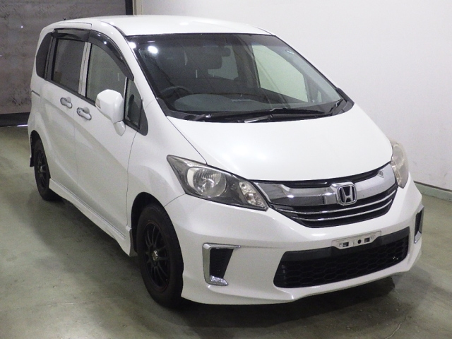 HONDA FREED — фото