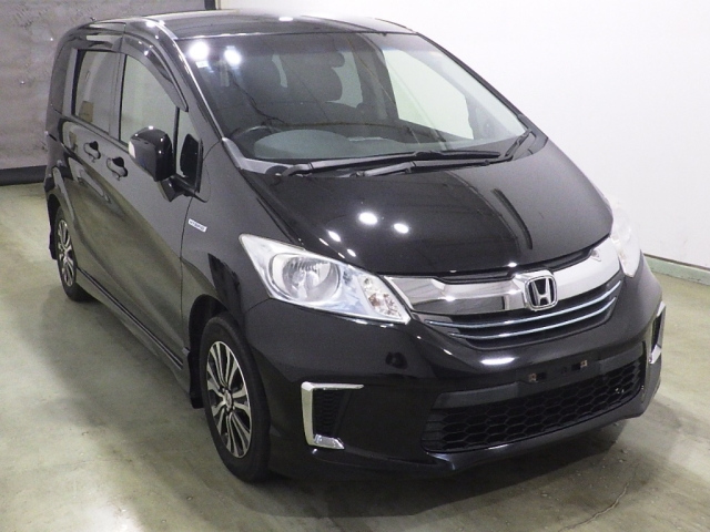 HONDA FREED — фото