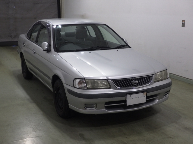 NISSAN SUNNY — фото