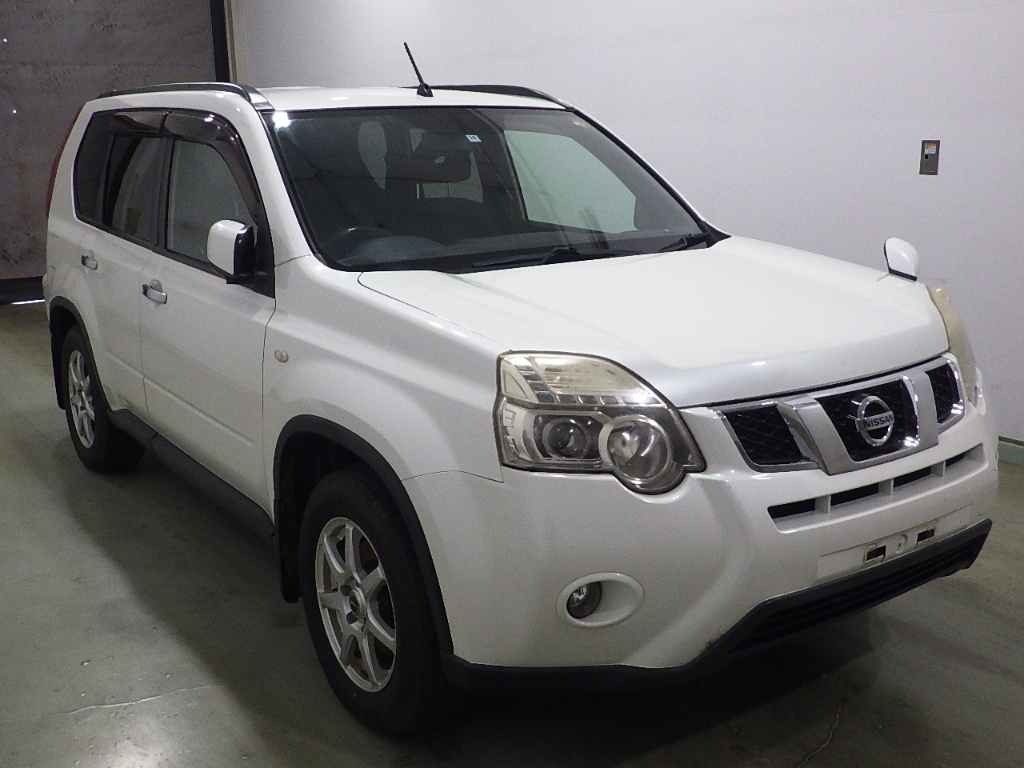 NISSAN X TRAIL — фото