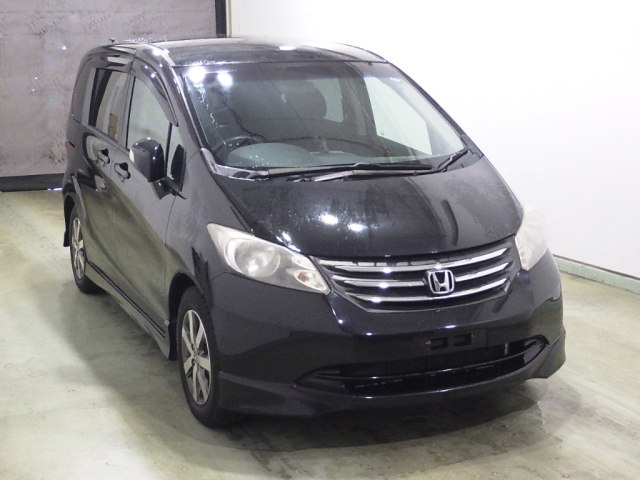 HONDA FREED — фото