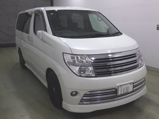 NISSAN ELGRAND