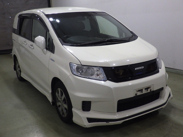 HONDA FREED SPIKE