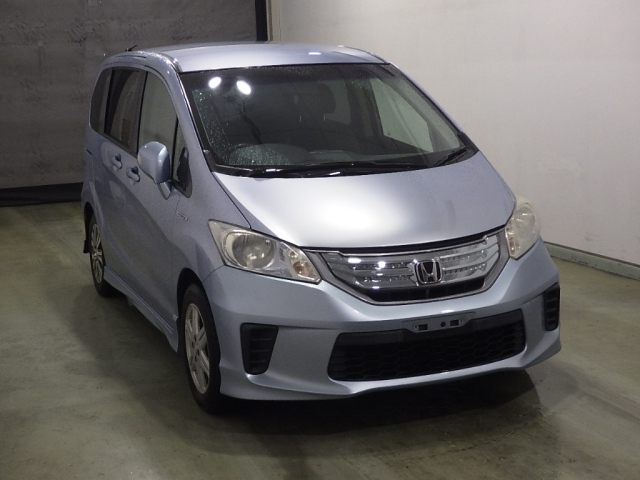 HONDA FREED — фото