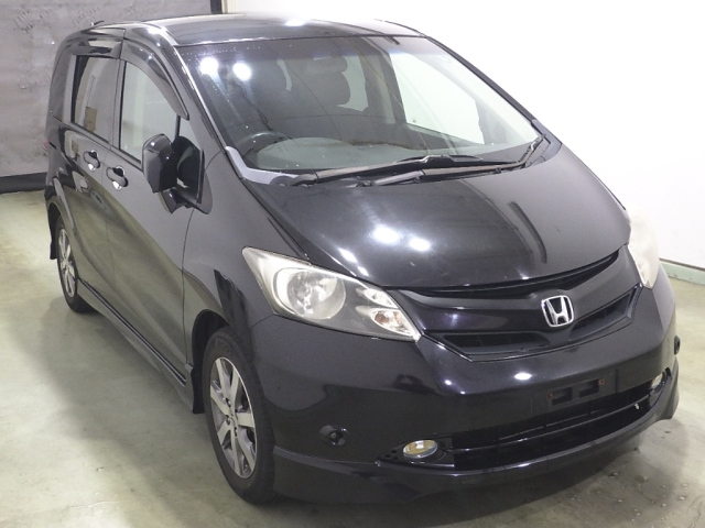 HONDA FREED — фото