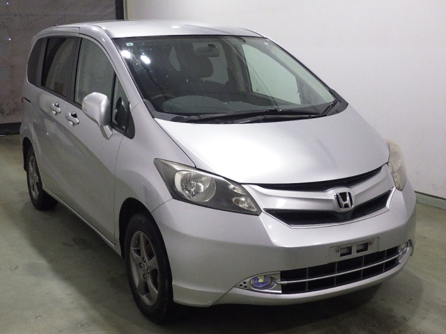 HONDA FREED — фото