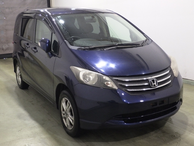HONDA FREED — фото