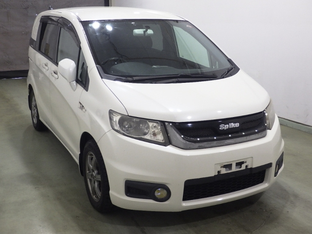 HONDA FREED SPIKE