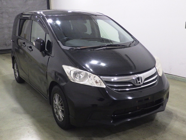 HONDA FREED — фото