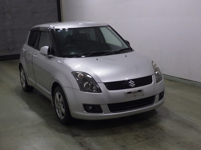 SUZUKI SWIFT — фото