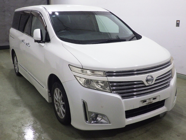 NISSAN ELGRAND — фото