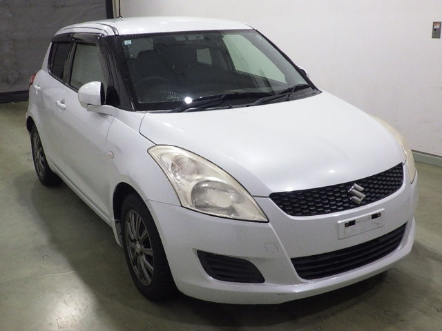 SUZUKI SWIFT — фото