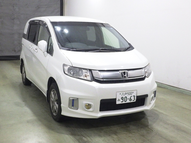 HONDA FREED — фото