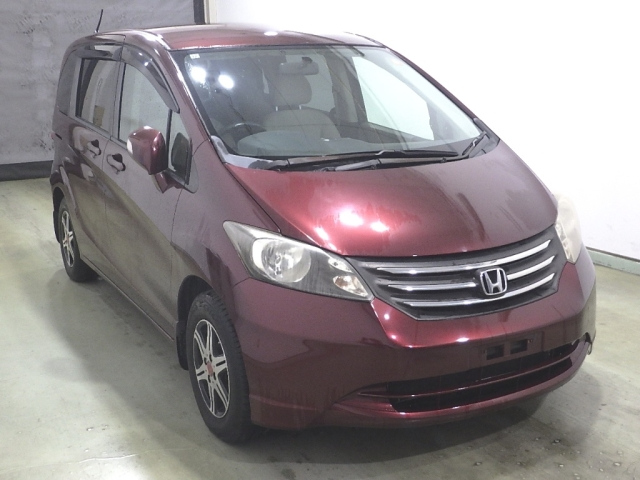 HONDA FREED — фото