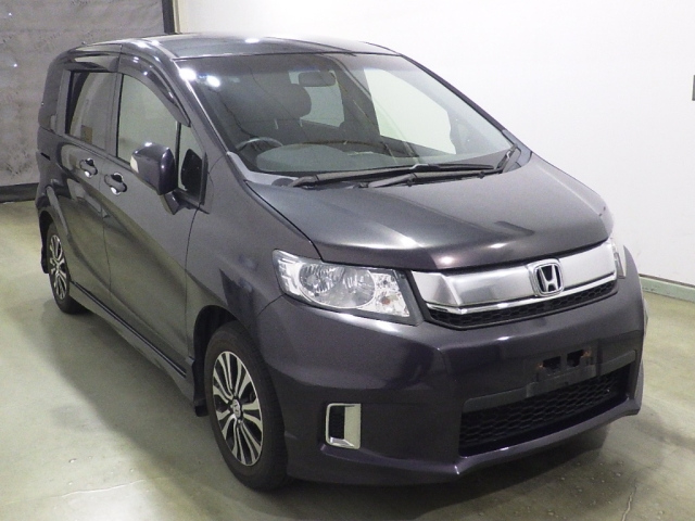 HONDA FREED — фото