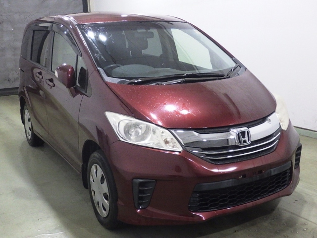 HONDA FREED — фото