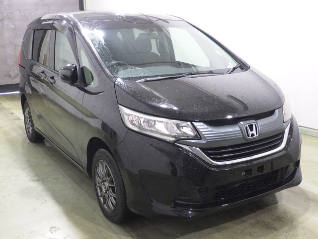 HONDA FREED — фото