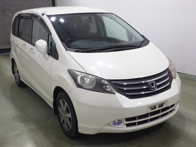HONDA FREED — фото