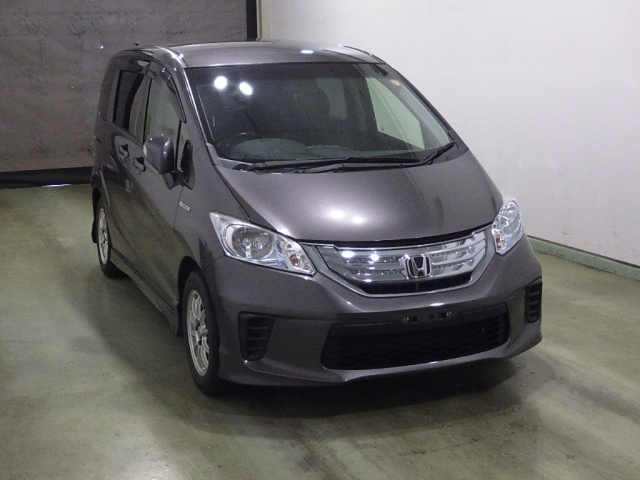 HONDA FREED — фото