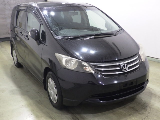 HONDA FREED — фото