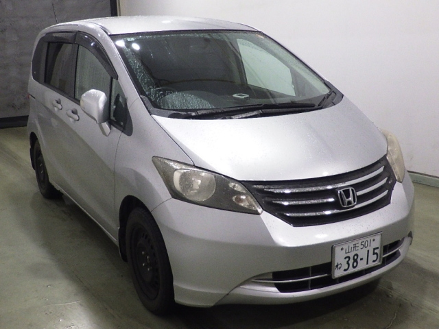 HONDA FREED — фото