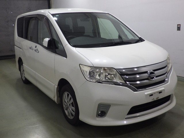 NISSAN SERENA