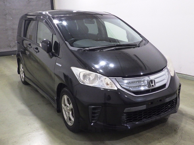 HONDA FREED — фото