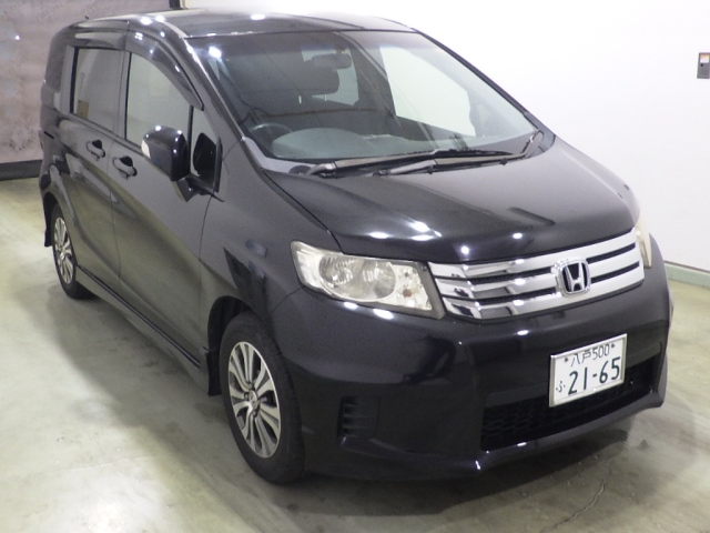 HONDA FREED — фото