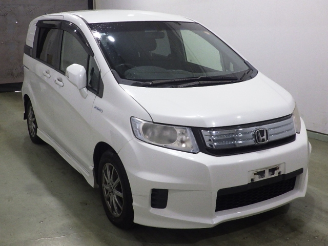 HONDA FREED — фото