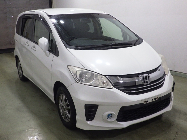 HONDA FREED — фото