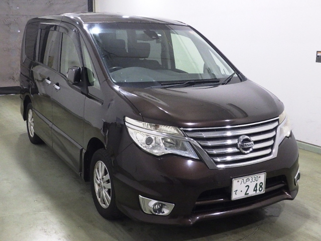 NISSAN SERENA — фото