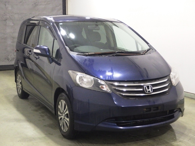 HONDA FREED — фото