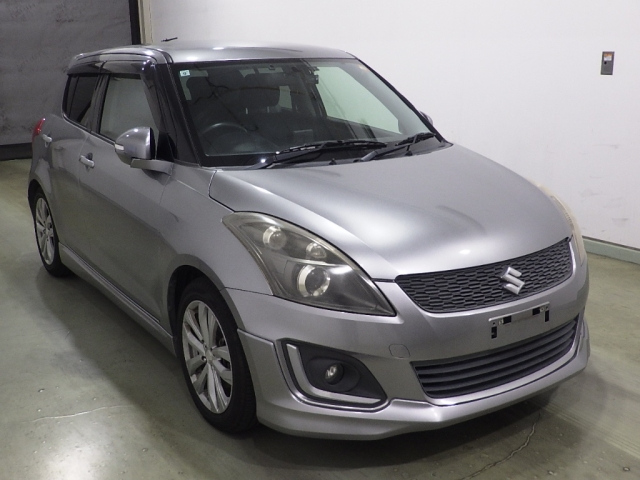 SUZUKI SWIFT — фото