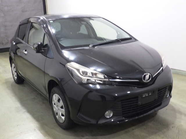 TOYOTA VITZ — фото