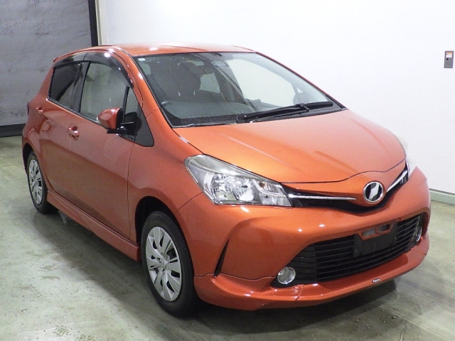 TOYOTA VITZ — фото