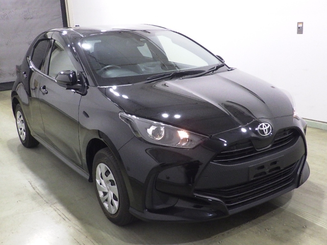 TOYOTA YARIS — фото