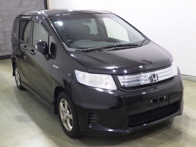 HONDA FREED — фото