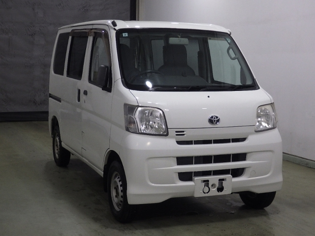 TOYOTA PIXIS — фото