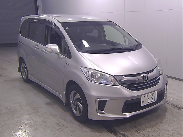 HONDA FREED — фото
