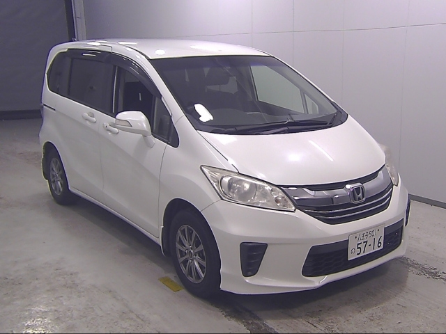 HONDA FREED — фото