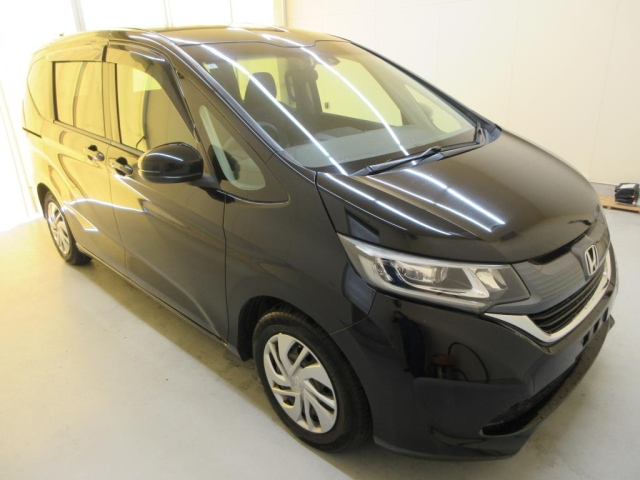 HONDA FREED — фото