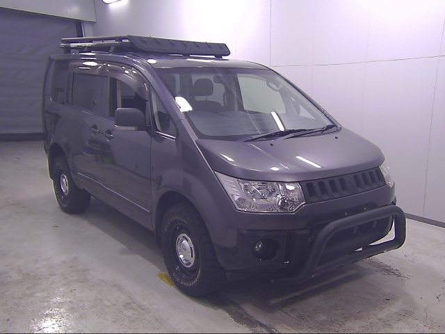 MITSUBISHI DELICA — фото