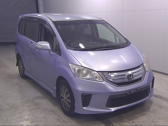 HONDA FREED — фото