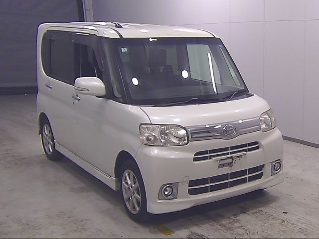 DAIHATSU TANTO — фото