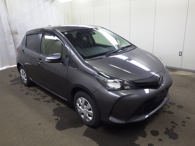 TOYOTA VITZ — фото