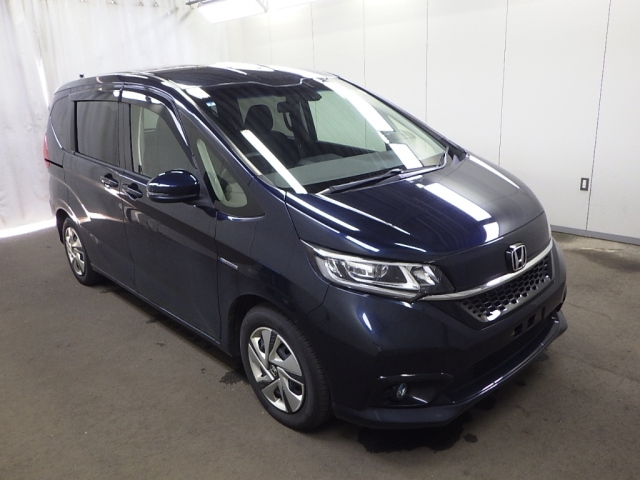 HONDA FREED — фото