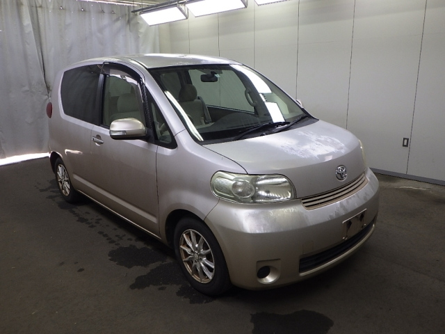 TOYOTA PORTE — фото