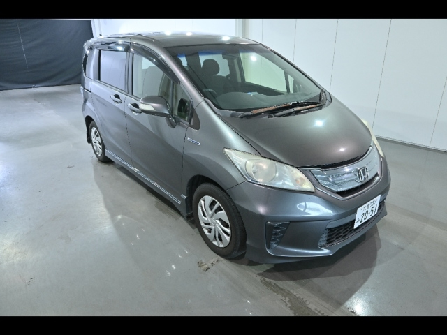 HONDA FREED — фото