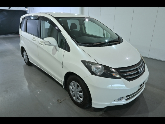 HONDA FREED — фото
